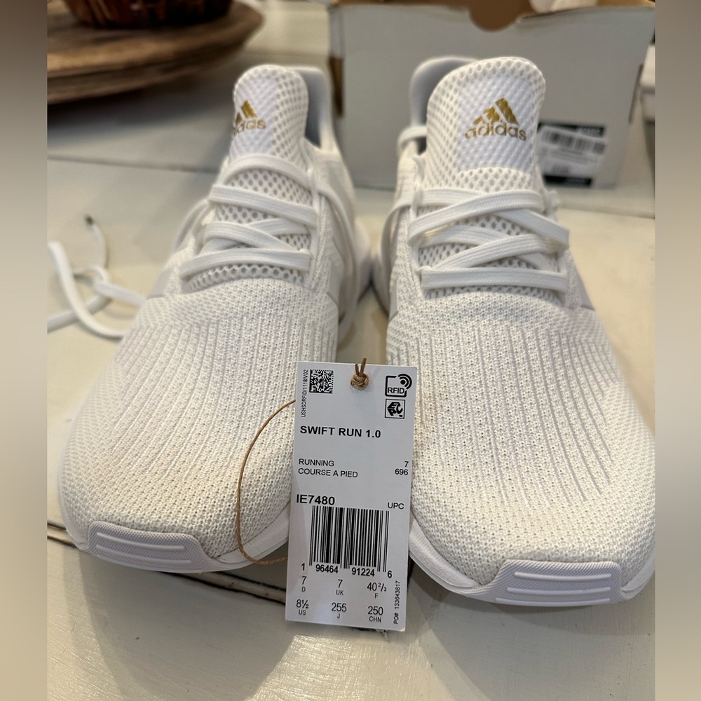 Adidas Swift Run 1.0